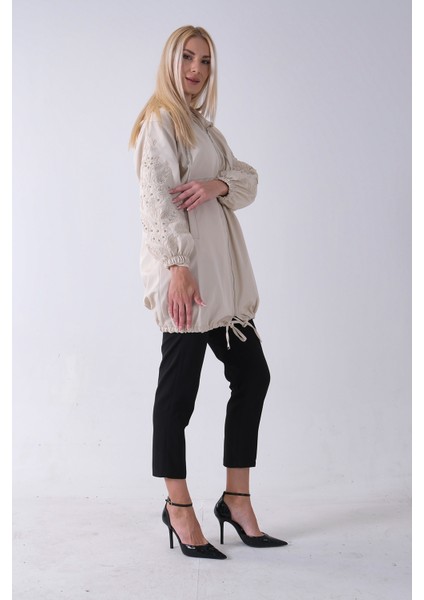 Taş 2 Cepli Kolları Dantel Taş Işlemeli Trenç 940140168.50 modelleri