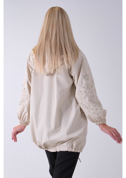 Taş 2 Cepli Kolları Dantel Taş Işlemeli Trenç 940140168.50 indirimleri