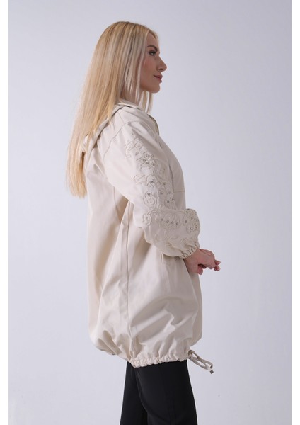 Taş 2 Cepli Kolları Dantel Taş Işlemeli Trenç 940140168.50 fırsatları