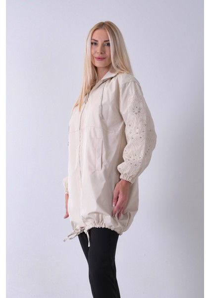 Taş 2 Cepli Kolları Dantel Taş Işlemeli Trenç 940140168.50