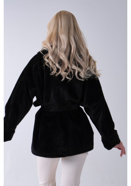 Siyah Yakası Kürk Detaylı Kemerli Fermuar Kapamalı Kaşe Ceket 5307098.01