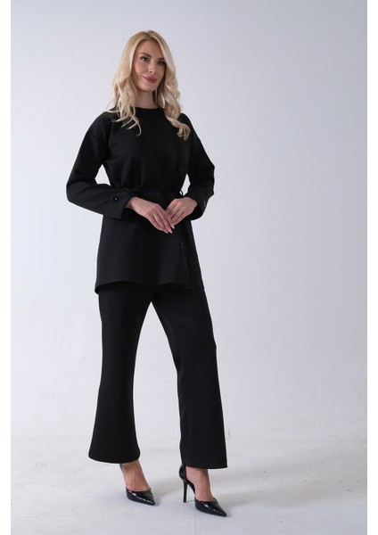 Siyah Bisiklet Yaka Önü Düğme Kapama Görünümlü Pantolonlu Scuba Takım 4592265.01 modelleri