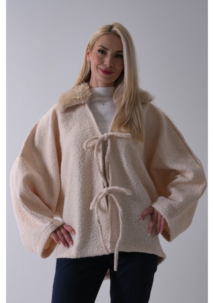 Ekru Önü Bağlama Detaylı Yakası Kürklü Panço 47122475.147 modelleri