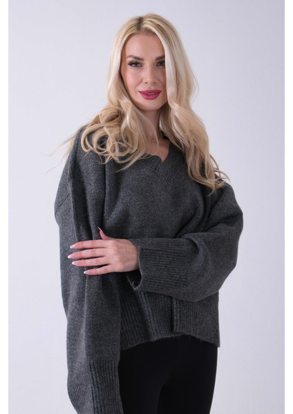 Antrasit V Yaka Beli Lastikli Triko Kazak 46892623.315 fırsatları