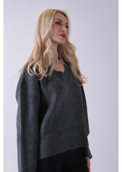 Antrasit V Yaka Beli Lastikli Triko Kazak 46892623.315 indirimleri