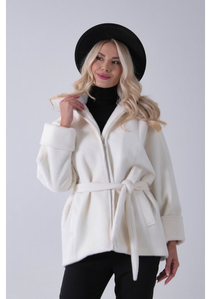 Ekru Yakası Kürk Detaylı Kemerli Fermuar Kapamalı Kaşe Ceket 5307098.147