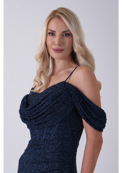 Lacivert Düşük Omuz Yırtmaç Detaylı Pul Payet Abiye 9705646.02