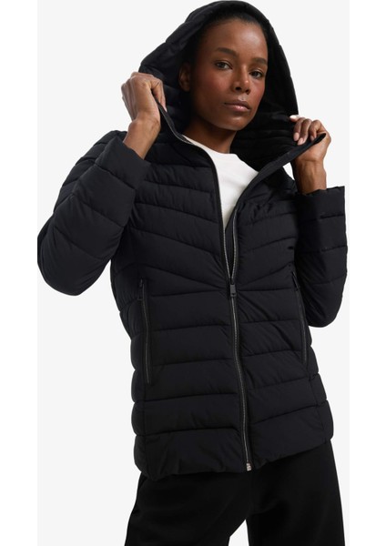 Fit Su İtici Regular Fit Kapüşonlu Fermuarlı Cepli Şişme Mont E9253AX25AU