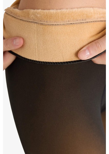 Kadın Puantiyeli Termal Külotlu Çorap modelleri