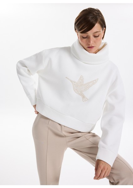 Balıkçı Yaka Nakışlı Beyaz Kadın Sweatshırt F5WL-SWT0233