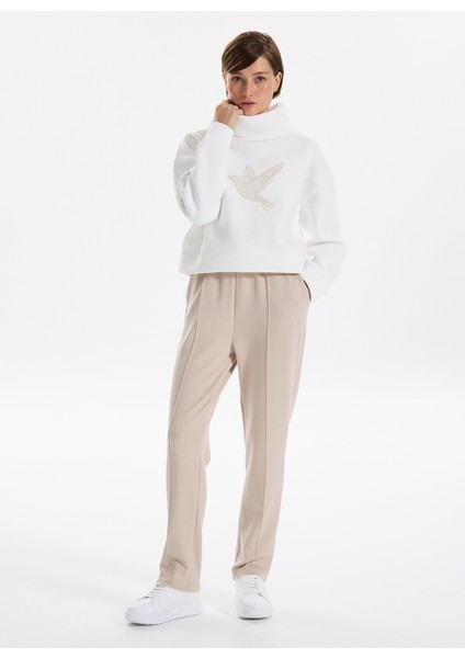Balıkçı Yaka Nakışlı Beyaz Kadın Sweatshırt F5WL-SWT0233 fırsatları