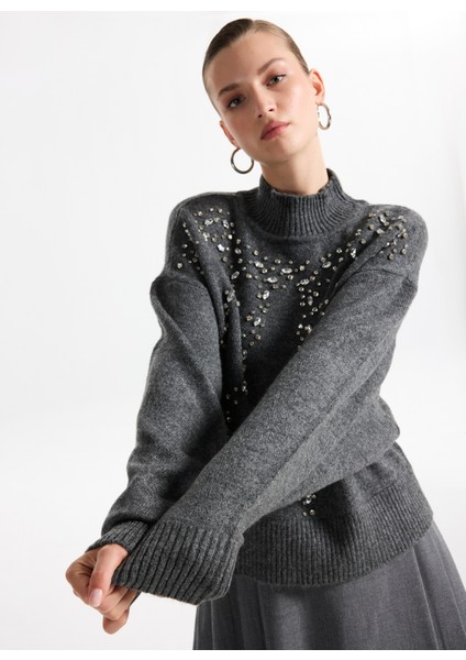 Yarım Balıkçı Yaka Loose Fit Taşlı Antrasit Kazak Kadın F5WL-KZK0307