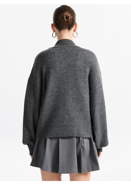 Yarım Balıkçı Yaka Loose Fit Taşlı Antrasit Kazak Kadın F5WL-KZK0307