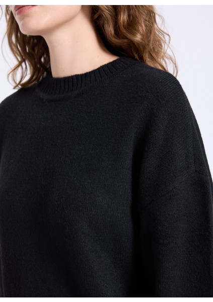 Bisiklet Yaka Loose Fit Düz Örgü Desenli Siyah Kazak Kadın J5WL-KZK7153 fırsatları