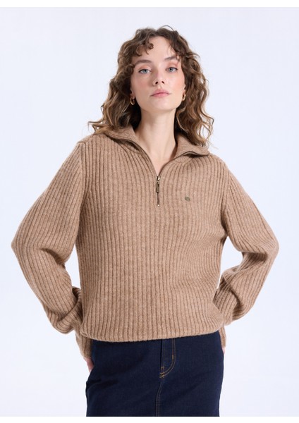 Geniş Yaka Relaxed Düz Örgü Desenli Camel Kazak Kadın J5WL-KZK7110