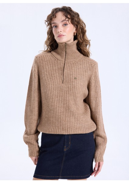 Geniş Yaka Relaxed Düz Örgü Desenli Camel Kazak Kadın J5WL-KZK7110 indirimleri