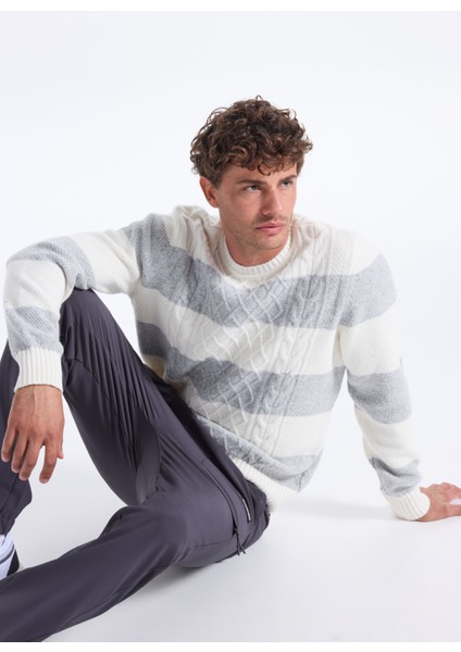 D5WM-KZK3767 Ekru-Gri Bisiklet Yaka Relaxed Örgü Desenli Erkek Kazak