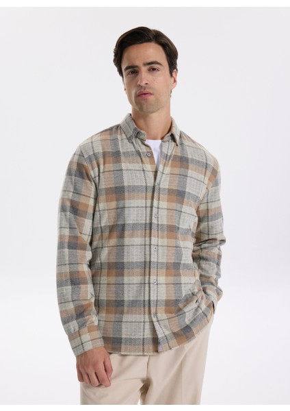 Regular Fit Düğmeli Yaka Ekose Bej - Gri Erkek Gömlek F5WM-GML 2760