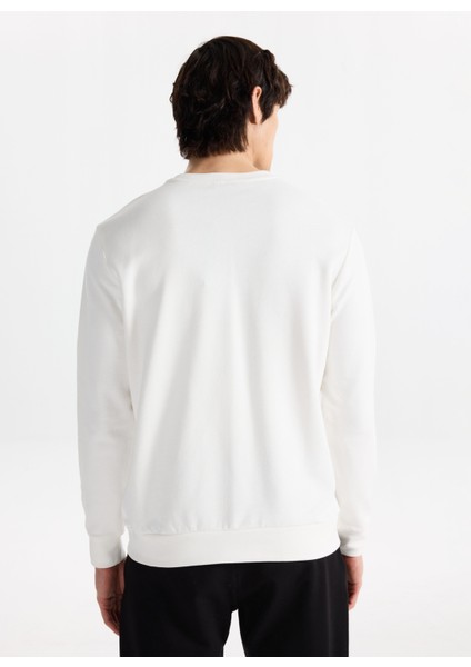 D5WM-SWT3882 Kırık Beyaz Bisiklet Yaka Relaxed Baskılı Erkek Sweatshırt indirimleri