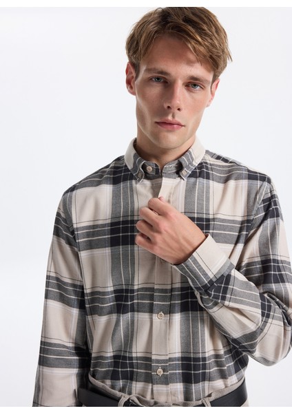 Regular Fit Düğmeli Yaka Ekose Bej - Lacivert Erkek Gömlek F5WM-GML 2506 fiyatları