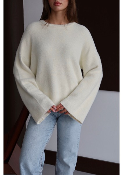 Krem Sakallı Sıkı Dokuma Oversize Kazak modelleri