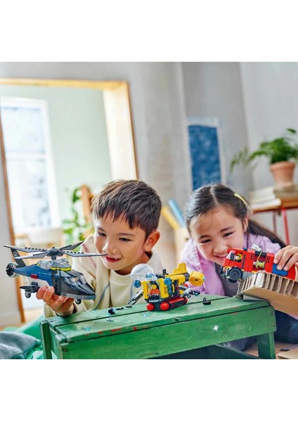 LEGO City Helikopter, Itfaiye Kamyonu ve Denizaltı Karışımı 60462 Kız Erkek Çocuk Oyuncak Eğitici Oy modelleri