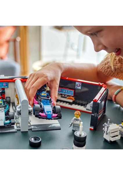 LEGO City F1 Garajı ve Mercedes-Amg ve Alpine Arabaları 60444 Kız Erkek Çocuk Oyuncak Eğitici Oyunca fiyatları