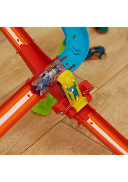 HPC07 Hot Wheels Neon Yarışlar Çoklu Yarış Heyecanı Pist Seti Kız Erkek Çocuk Oyuncak Eğitici Oyunca modelleri