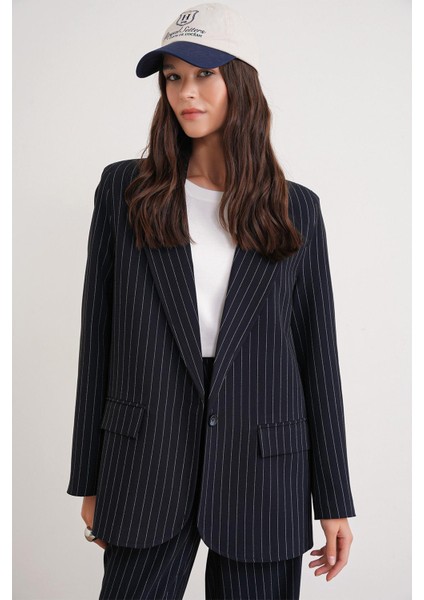 4753 Kadın Çizgili Oversize Blazer Ceket Lacivert fırsatları