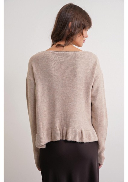 6954 Kadın Fırfır Detaylı V Yaka Triko Kazak Bej