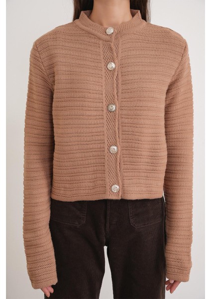 6778 Kadın Links Desenli Crop Triko Hırka Camel fırsatları