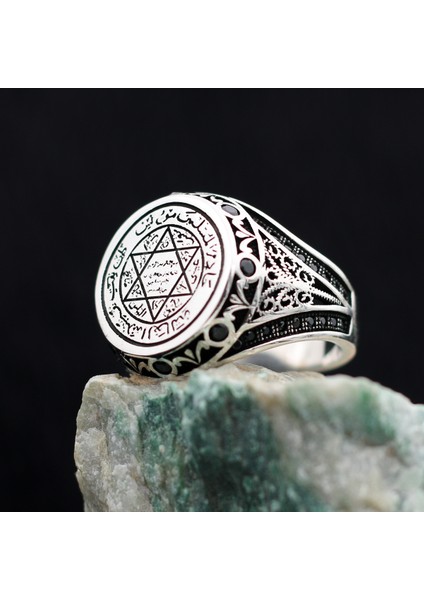 925 Ayar Gümüş Mikro Taşlı Mührü Süleyman Tasarım Erkek Yüzük fiyatları