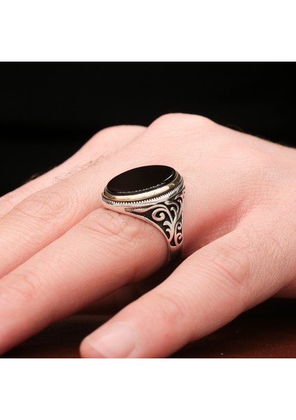 Oniks Siyah Taşlı Zarif Görünüm 925 Ayar Erkek Gümüş Yüzük