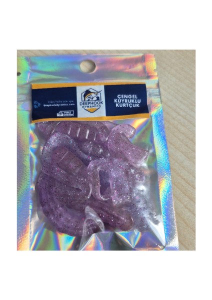 Çengel Kuruklu Mor Kurtçuk