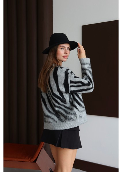 Kadın Zebra Desen Triko Kazak fırsatları