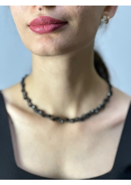 Siyah Boncuk Işleme Kadın Kolye 22 cm