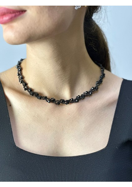 Siyah Boncuk Işleme Kadın Kolye 22 cm fiyatları