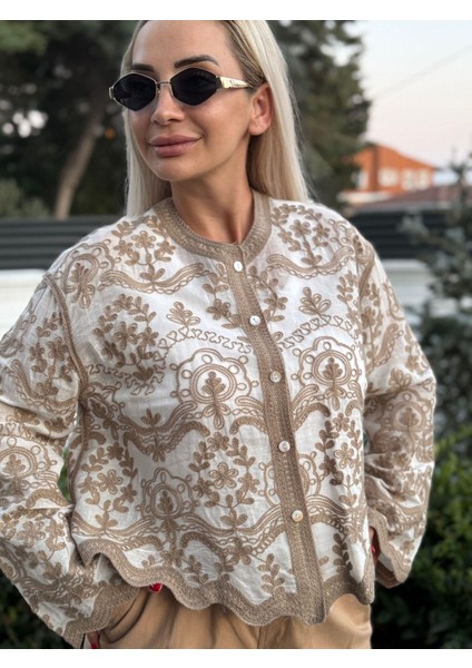 Nakış Detaylı Özel Kesim Bisiklet Yaka Ithal Kahverengi Gömlek modelleri