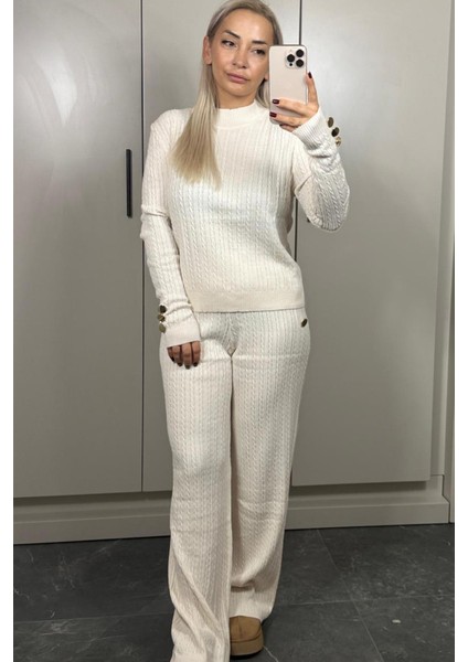 Gold Düğme Detaylı Triko Kadın Beyaz Alt Üst Takım modelleri
