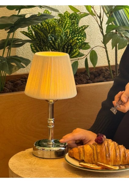 Krem Süet Kadife Kablosuz Şarjlı Masa Lambası - Alt Uzun Gümüş modelleri
