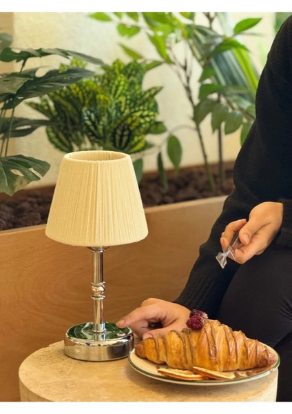 Krem Süet Kadife Kablosuz Şarjlı Masa Lambası - Alt Uzun Gümüş