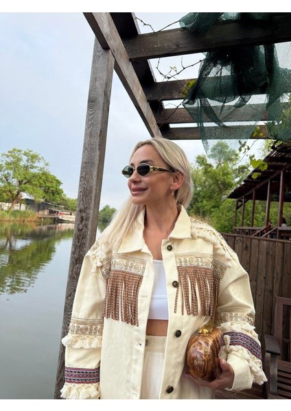 Püskül ve Işleme Detaylı Kadın Krem Ceket