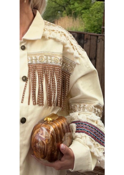 Püskül ve Işleme Detaylı Kadın Krem Ceket modelleri