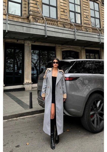 Gri Zarif Çift Düğmeli Kaban