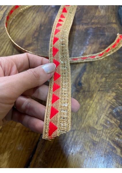 65X2 cm Altın Sarı Kızmızı Desenli Tasarım Şerit Dikiş Aksesuarı fiyatları