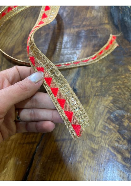 65X2 cm Altın Sarı Kızmızı Desenli Tasarım Şerit Dikiş Aksesuarı modelleri