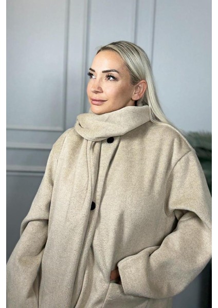 Yumuşak Dokulu Yakası Çıkarılabilen Kendinden Atkılı Krem Kadın Mont fiyatları
