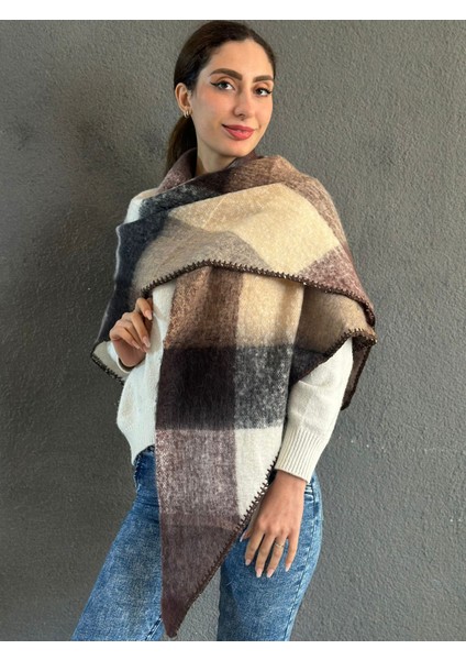Yumuşak Ekose Üçgen Tığ Oyalı Kadın Şal 200X85 cm fiyatları