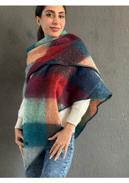 Yumuşak Ekose Üçgen Tığ Oyalı Kadın Şal 200X85 cm fiyatları