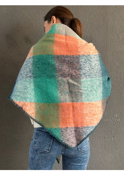 Yumuşak Ekose Üçgen Tığ Oyalı Kadın Şal 200X85 cm modelleri